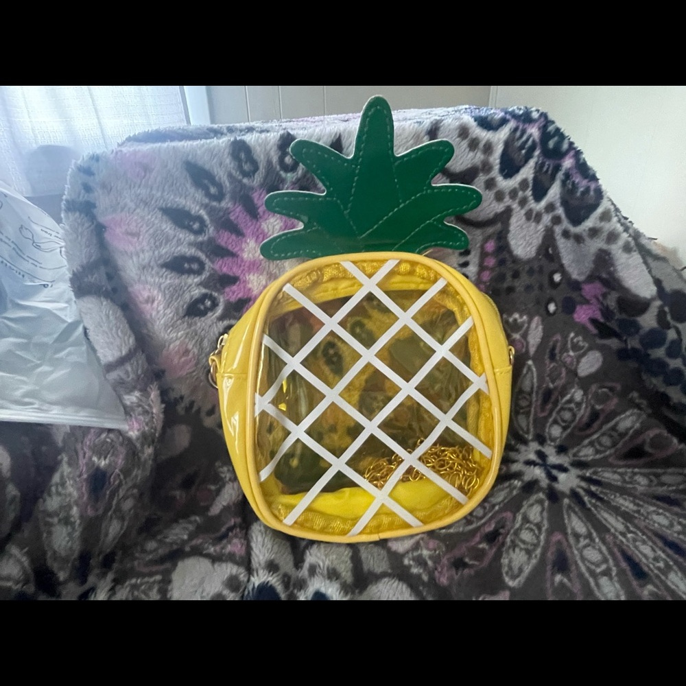 Toddler pineapple purses I have four of them